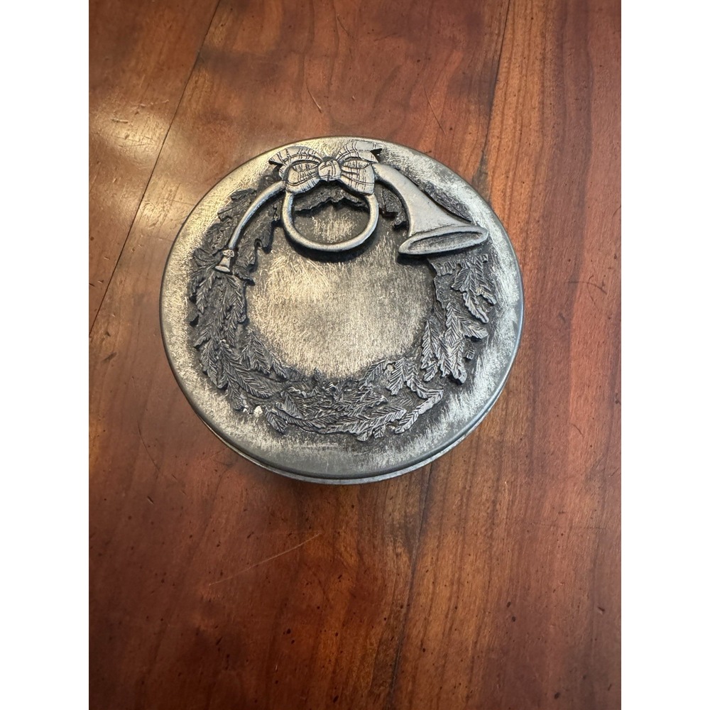 Vintage Metzke Holiday Tin Pewter Wreath Horn Trumpet Candy Cookies‎ 5.25" Heavy